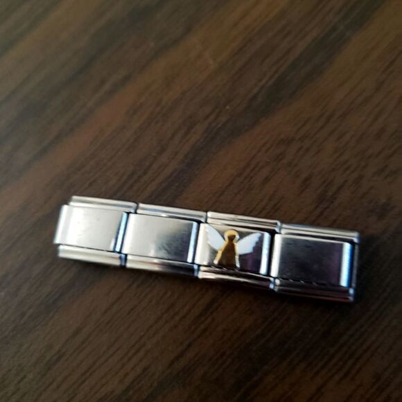 Link charm  - Picture 1 of 1
